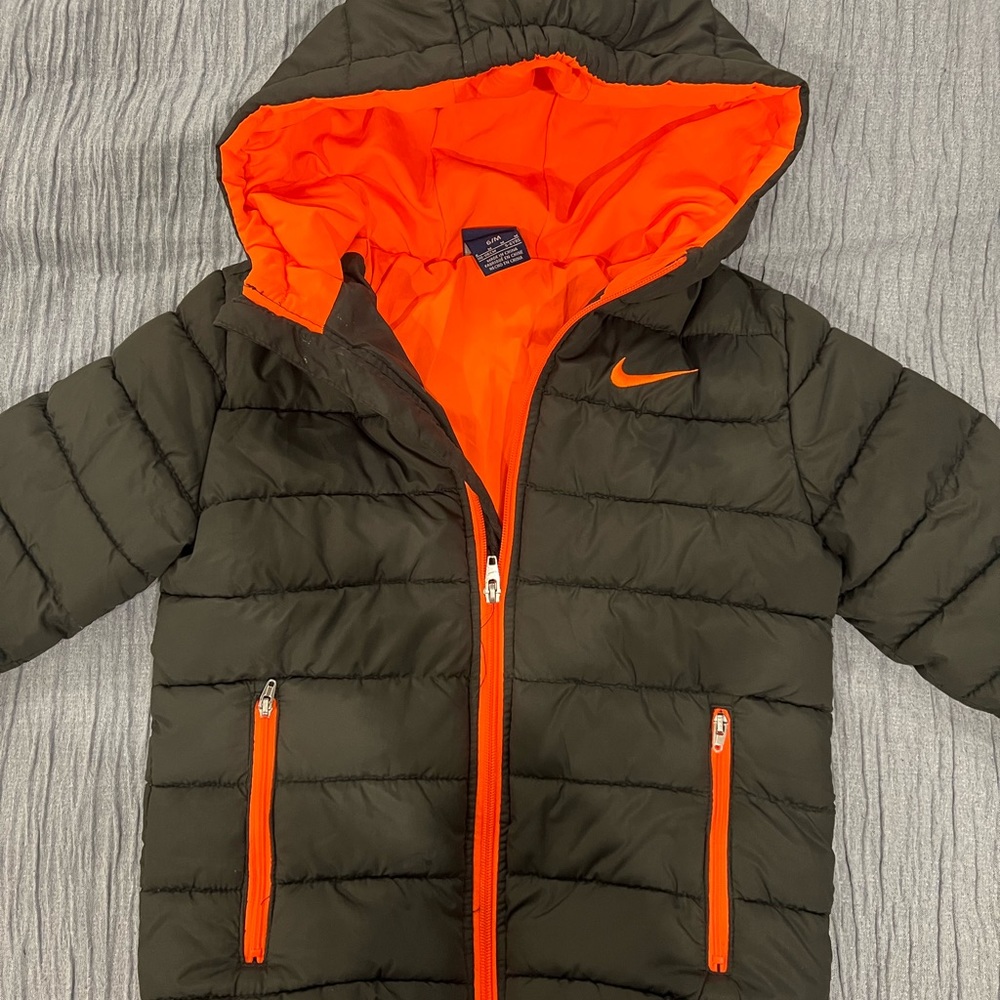 Boys Nike Puffer Jacket (size 6)